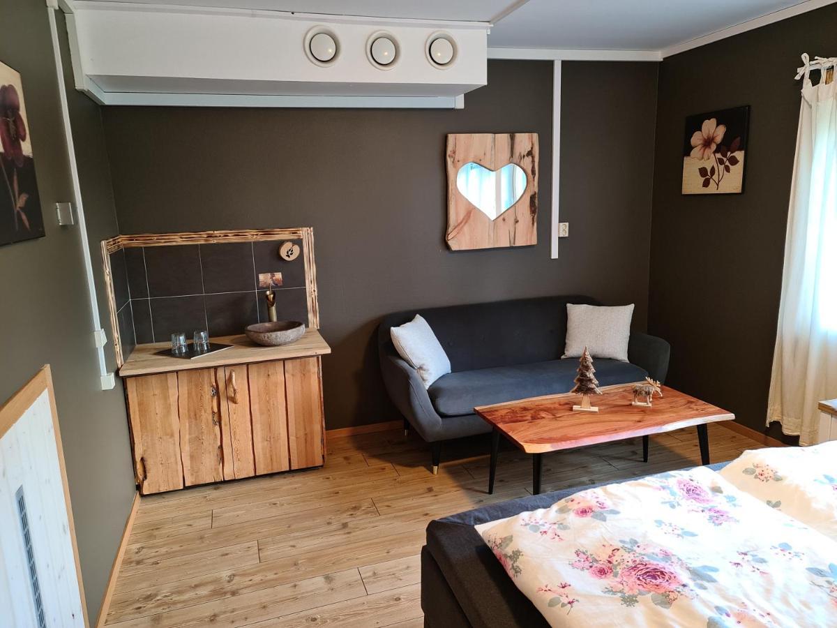 Gaesthus Nornaes Bed and Breakfast Εξωτερικό φωτογραφία